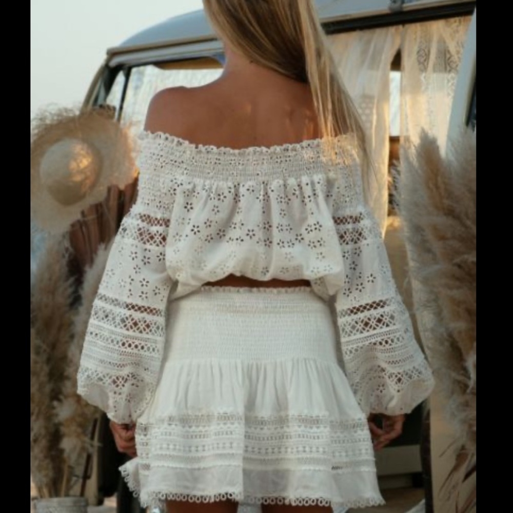Miss June**Montauk Eyelet Ballon Sleeve Cropped Top***One Size**$225 - Picture 8 of 12